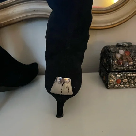 Vintage | Donald J Pliner Elisa3 Suede Elastic Knee Boots!! - Picture 5 of 10